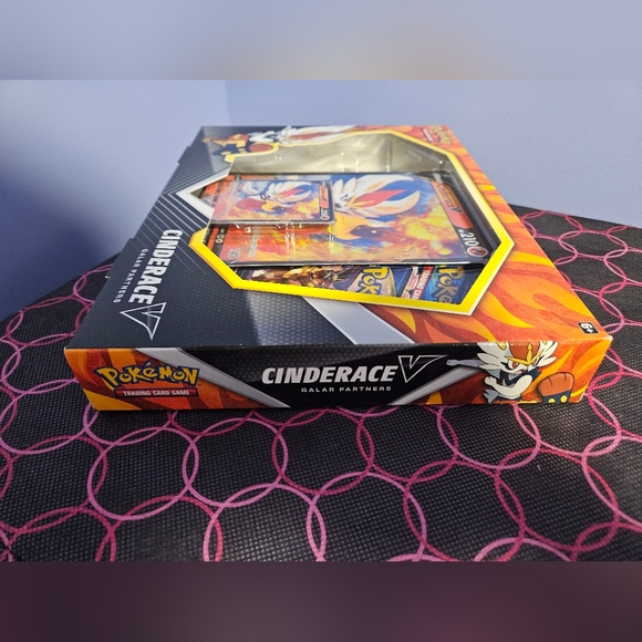 Galar Partners Box Cinderace V - Picture 4 of 6
